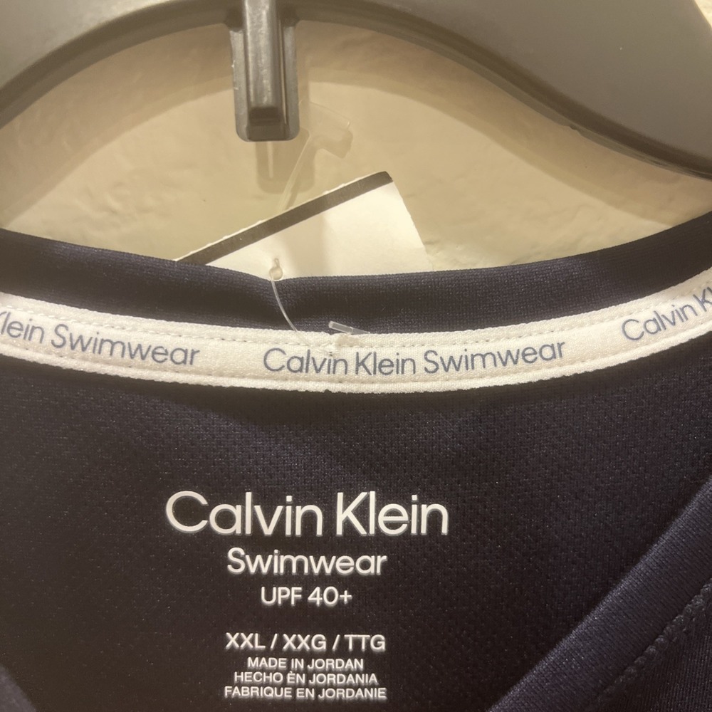 NEW Calvin Klein~XXL~Swimwear Navy Blue T-Shirt UPF40+ Mens Short Sleeve - Picture 4 of 11